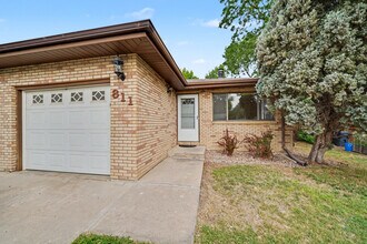 Building Photo - 811 Nyssa Dr