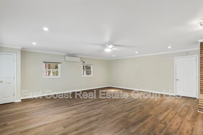 Building Photo - 3395 Canary Ct