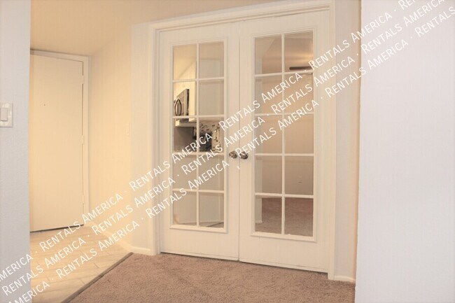 Building Photo - 3131 W Cochise Dr