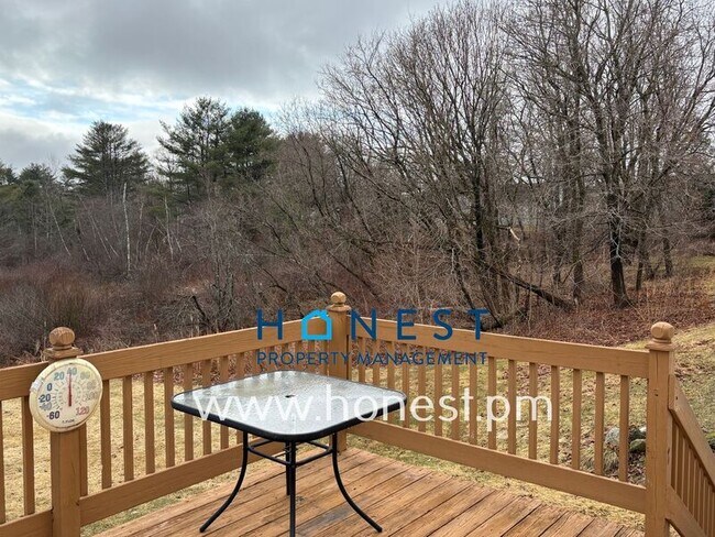 Building Photo - 273 Pond Rd