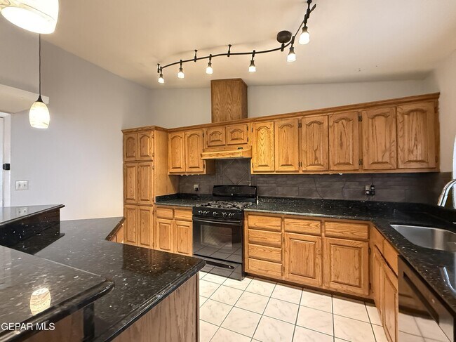 Building Photo - 11109 Pink Coral Dr