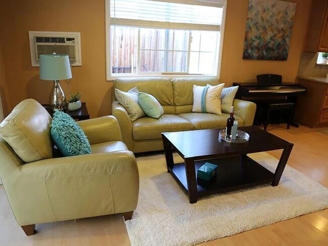 Building Photo - Charming 3-Bed, 2-Bath Home in Santa Clara