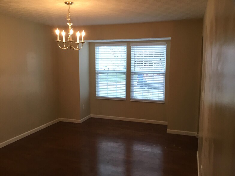 Building Photo - 7648 Harwood Ct