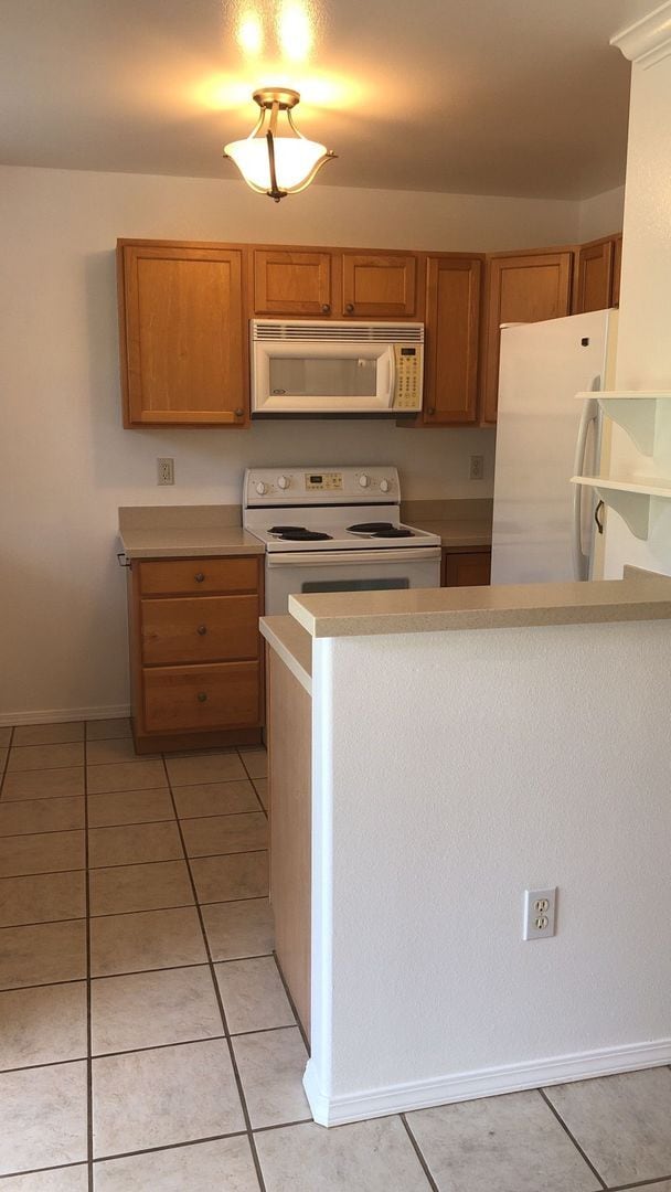 Building Photo - Highly Desirable Villas at Kenolio Ground Floor Corner Unit Available 5/1/26