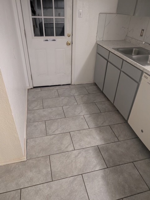 Building Photo - 4302 Deek Dr