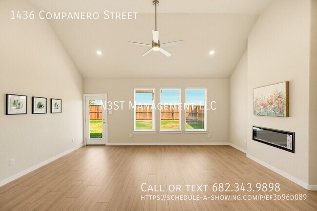 Building Photo - 1436 Companero St