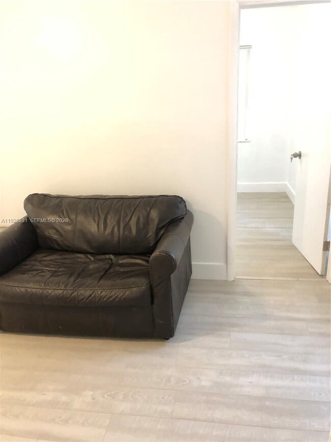 Building Photo - 8340 Crespi Blvd