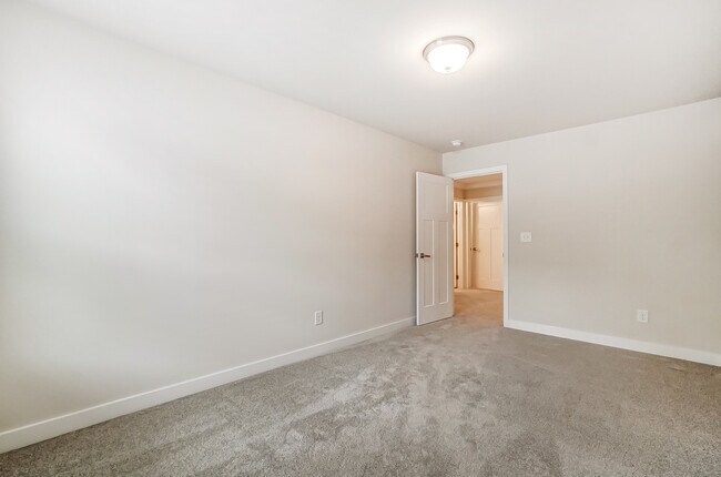 Building Photo - 5805 Barrowlands Ct