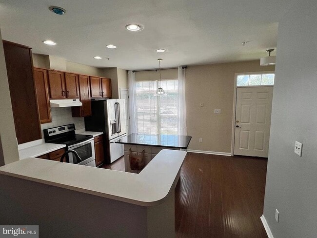 Building Photo - 439 Amelanchier Ct