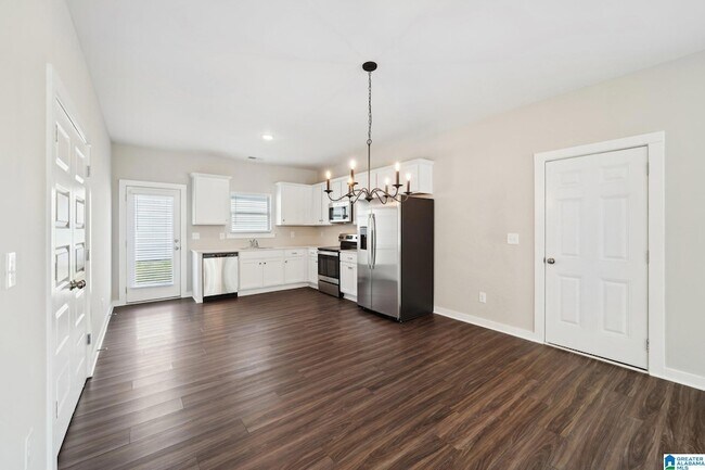 Building Photo - 129 Kings Wy