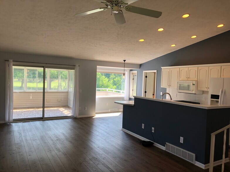 Building Photo - 1311 Gleneagle Trl