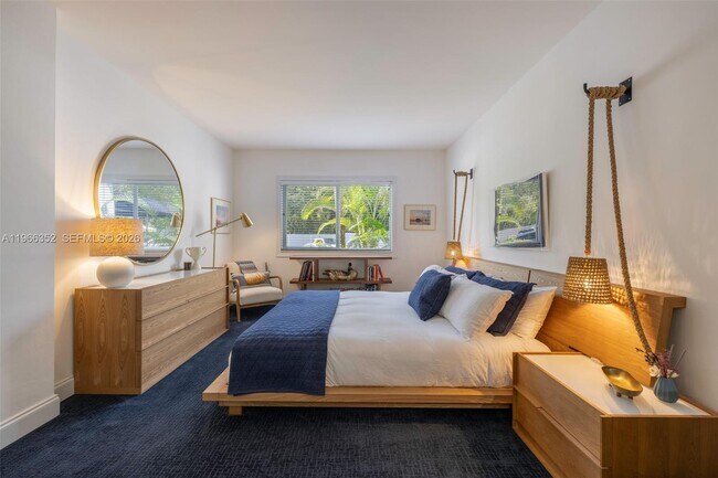 Building Photo - 100 Edgewater Dr