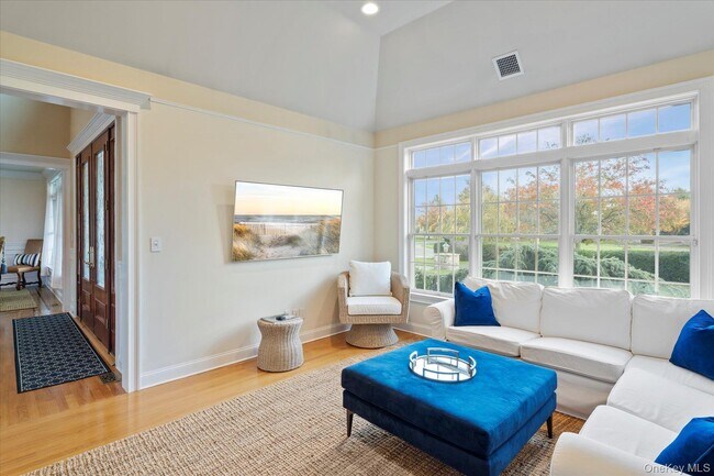 Building Photo - 2995 Laurel Trail