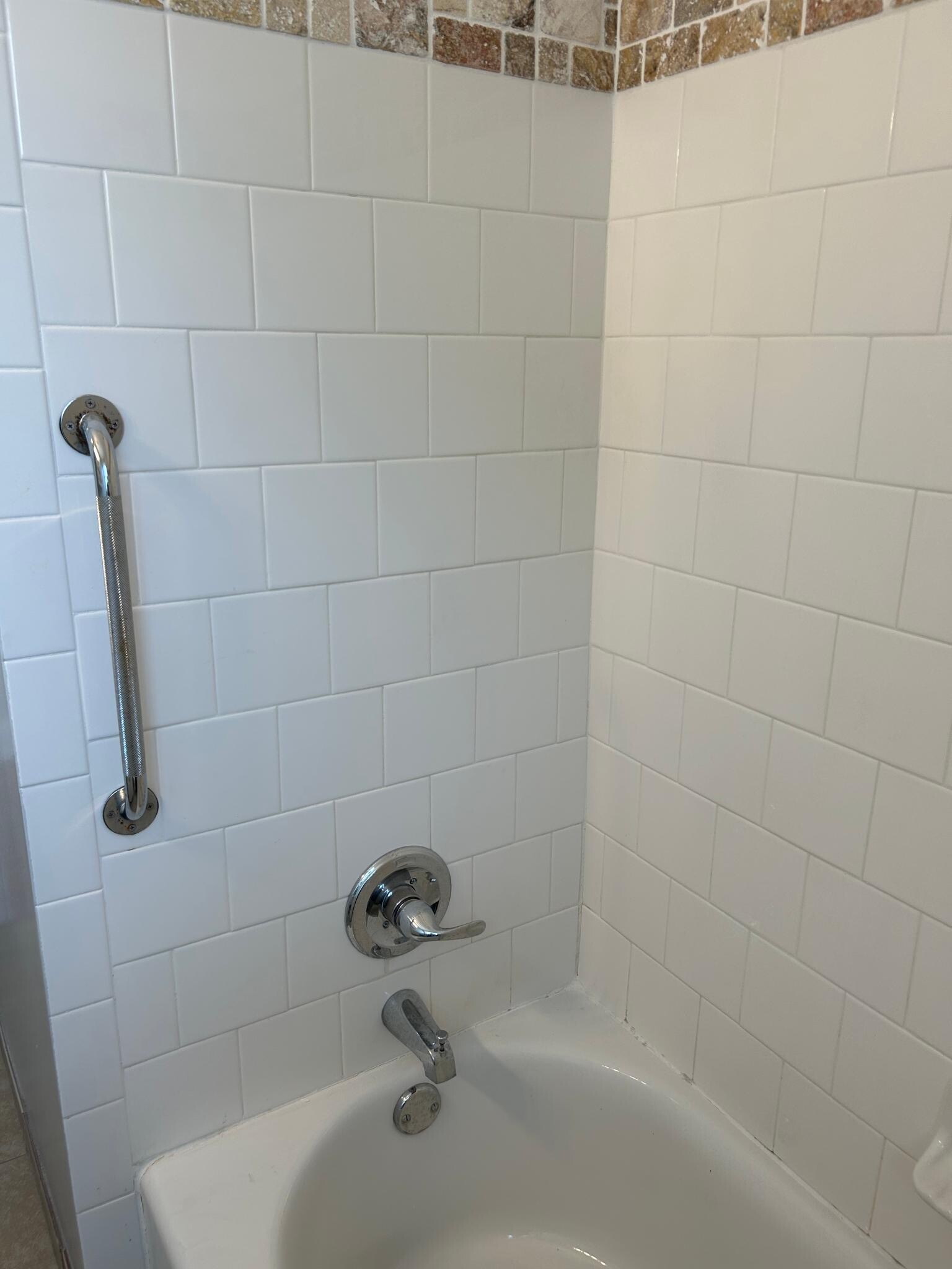 Updated bath - 768 Acosta St