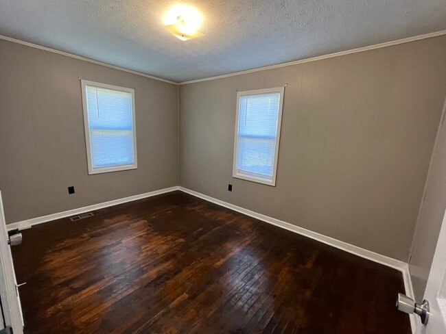 Building Photo - 109 Dalton St