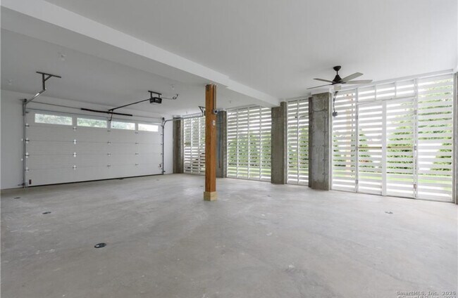 Building Photo - 124 Fox St