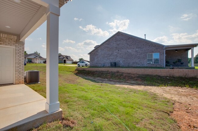 Building Photo - 100 Grace Rdg Wy
