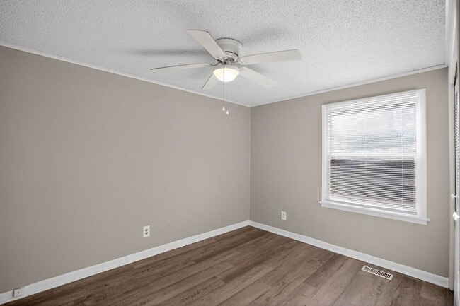 Building Photo - 47499 Southampton Dr