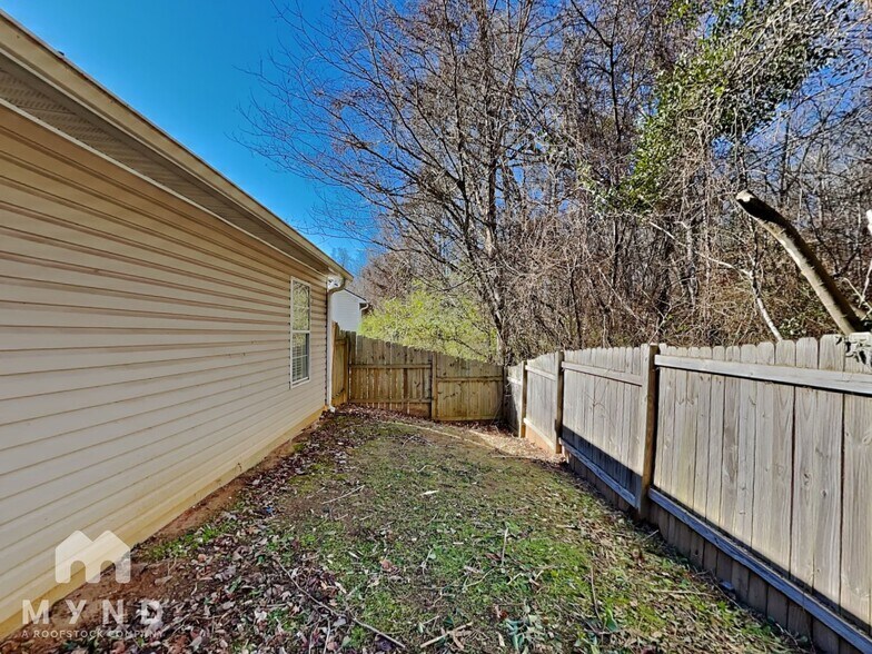 Building Photo - 130 Wynfield Dr
