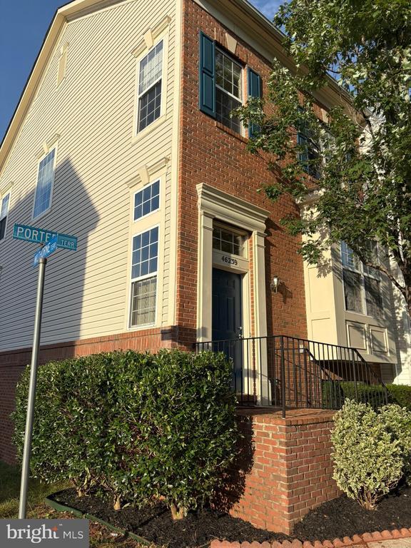 Building Photo - 46239 Milthorn Terrace