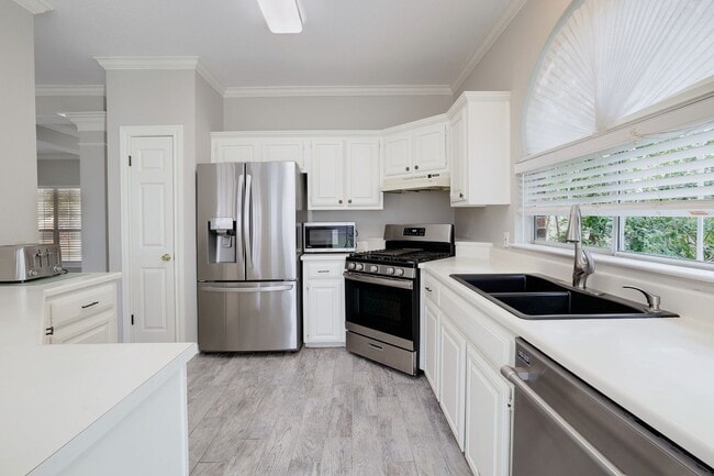 Building Photo - Picturesque 3/2 one Story Cedar Park home across from CPHS