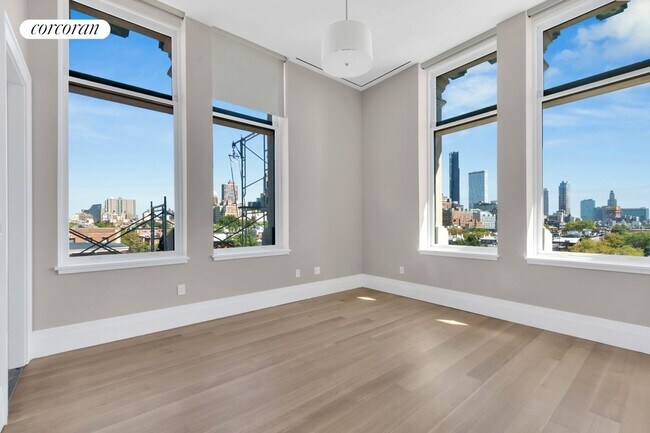 Building Photo - 100 Amity St