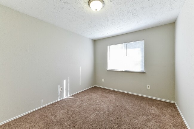 Building Photo - 3823 Ebury Dr