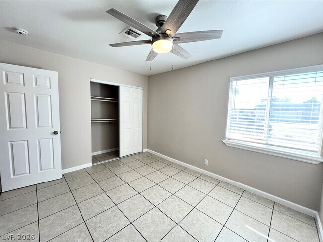 Building Photo - 6446 Meadowlark Ln