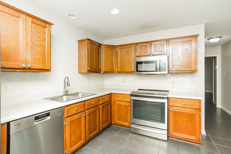 Building Photo - 8772 Cedar Mills Cir