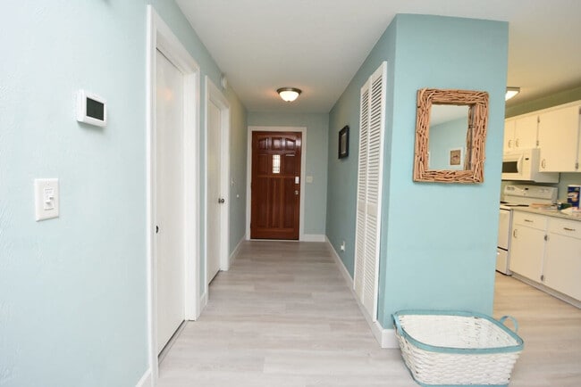 Building Photo - 59 Fallen Oak Ln