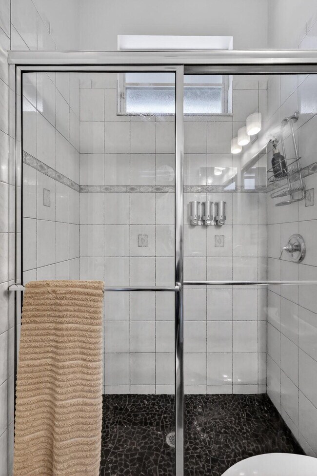 Building Photo - 1500 Firethorn Dr