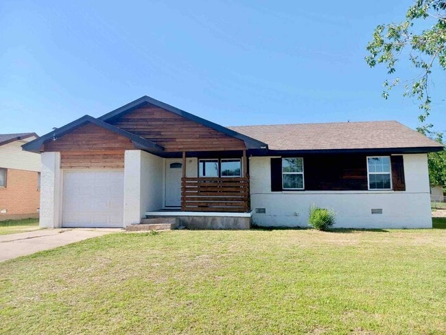 Building Photo - 4521 NW Cheyenne Ave