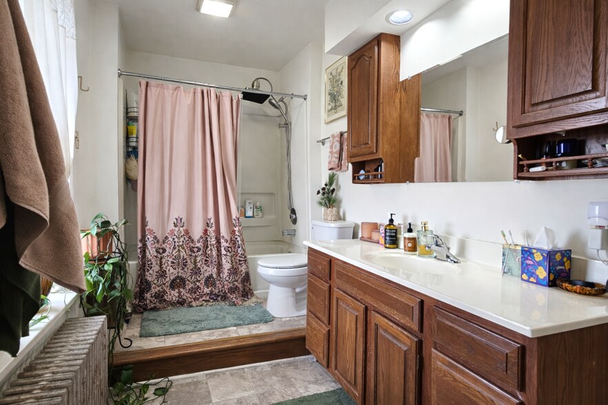 Building Photo - 397 Charlestown Rd