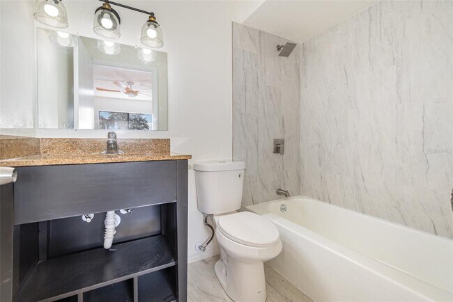 Building Photo - 1000 Lake of the Woods Blvd