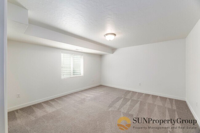 Building Photo - Beautiful Newer Home In Great Lehi Location!!