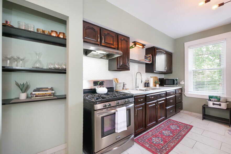 Building Photo - 2156 W 34th Pl
