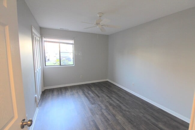 Building Photo - 1112 Blue Ridge Dr