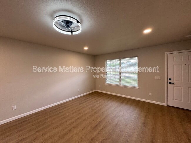Building Photo - 10520 Wilderness Ln