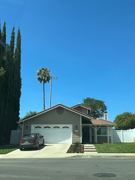 Primary Photo - 1739 Vasili Ln