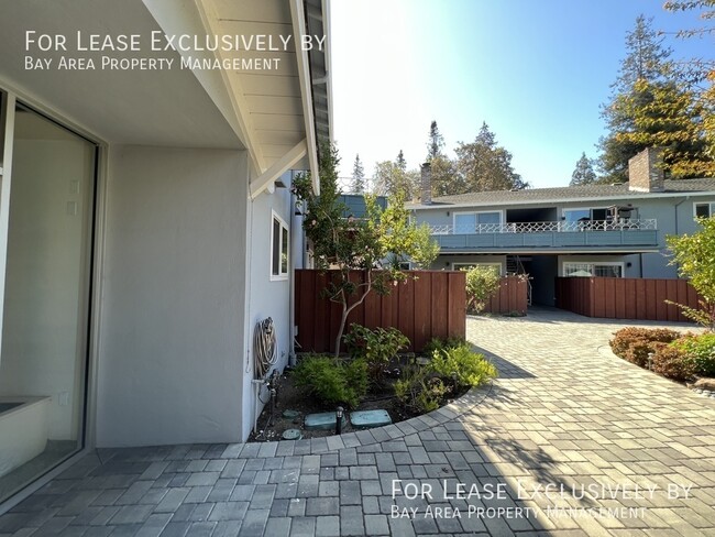 Building Photo - Pet-friendly, ground floor 2BR/2BA condo n...