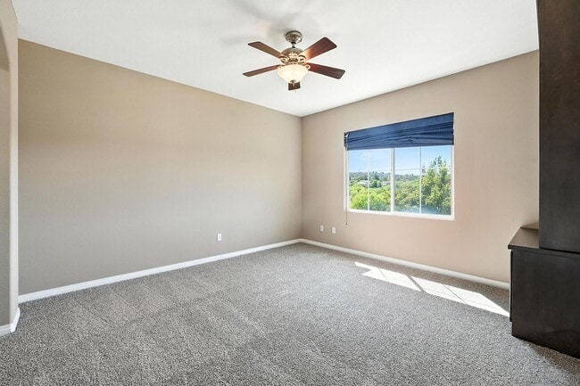 Building Photo - GORGEOUS 4+3 in Copperhill Area