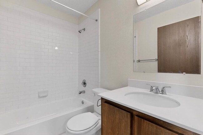 Building Photo - 6605 Bluestone St