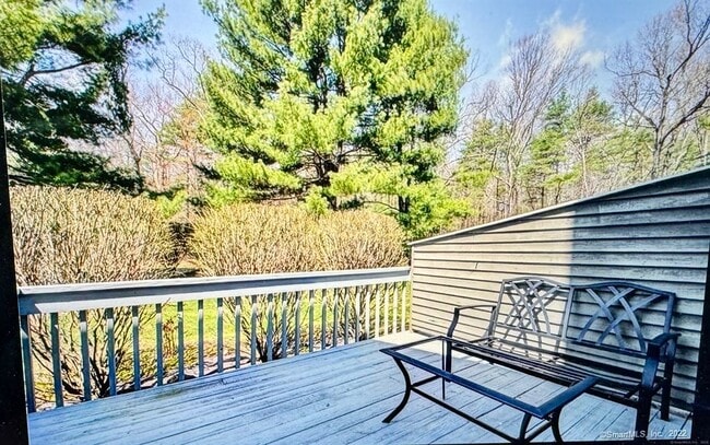 Building Photo - 136 Tunxis Village
