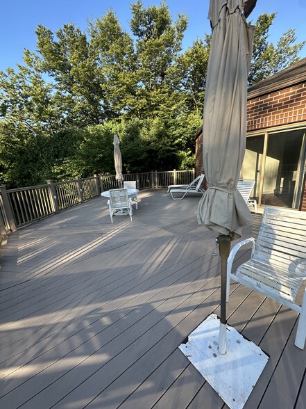 Building Photo - 5 Millay Ct