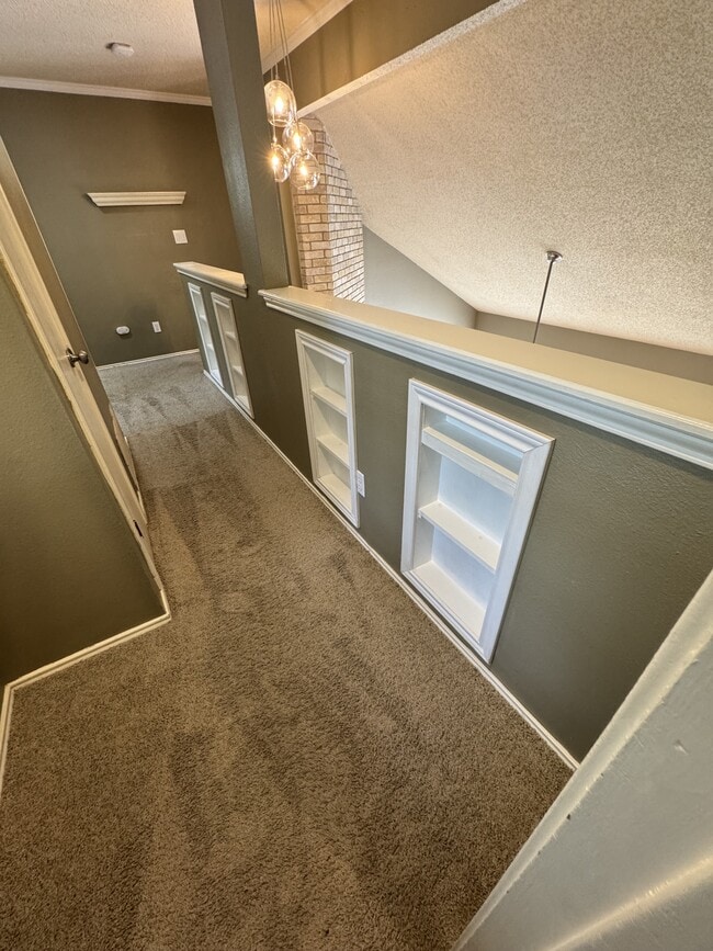Building Photo - 13815 Stone Hollow