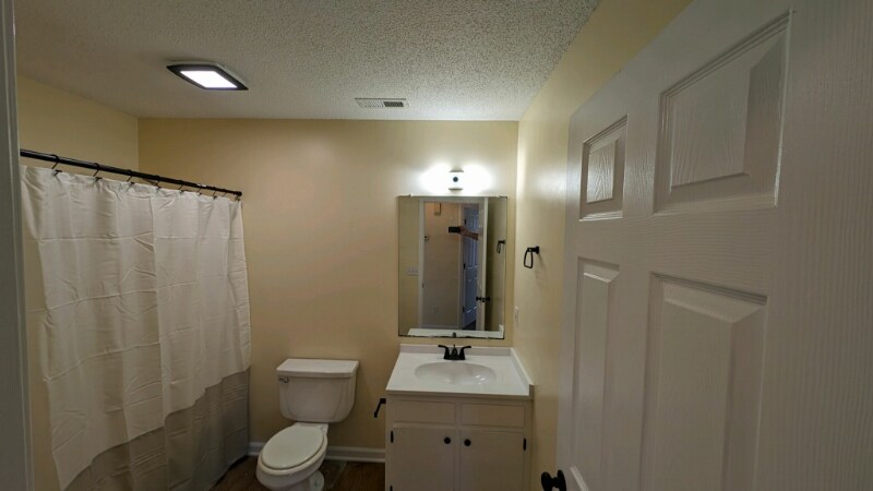 Building Photo - 425 Elmira St