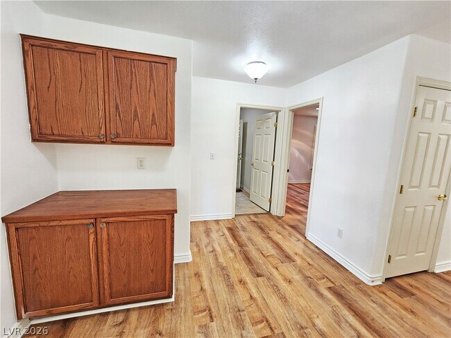 Building Photo - 5945 Badlands Ln