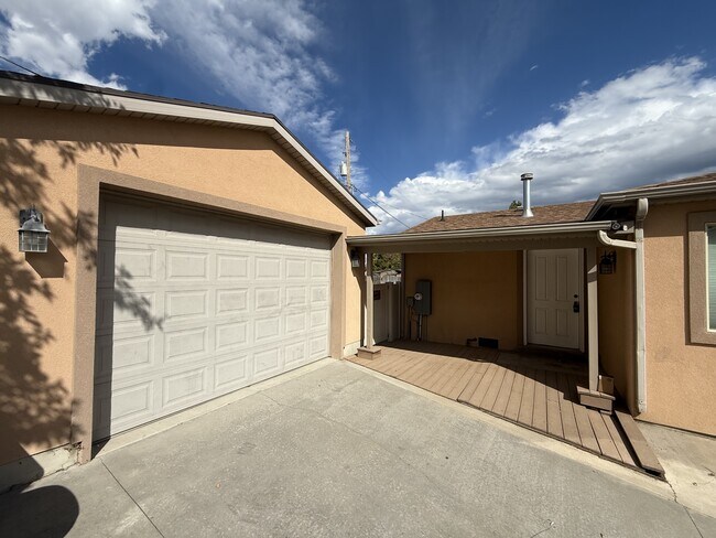 Building Photo - 4720 W 5255 S