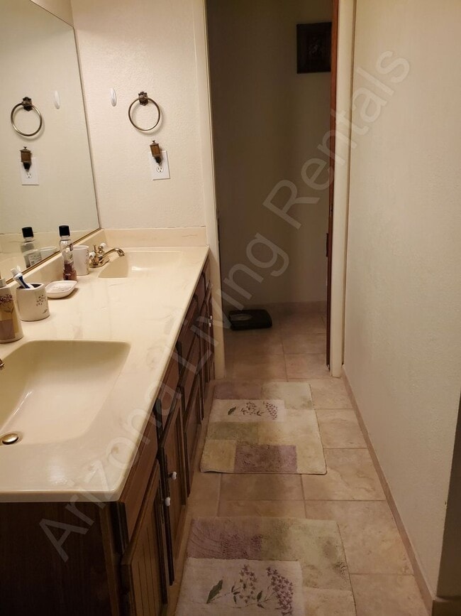 Building Photo - FURNISHED WITH POOL JANUARY - MARCH 2026