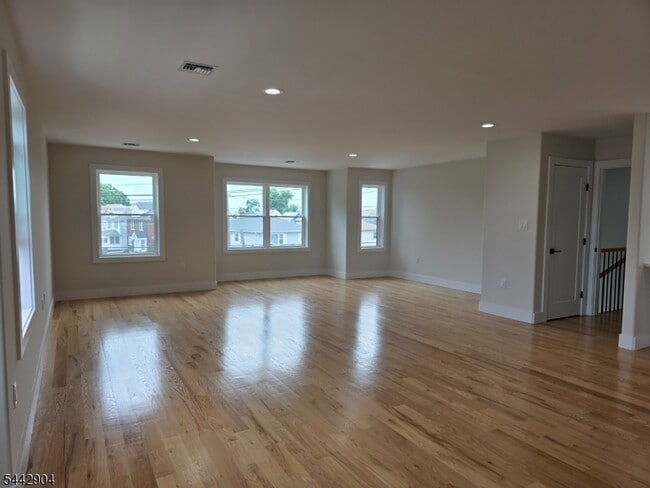 Building Photo - 747 Rahway Ave